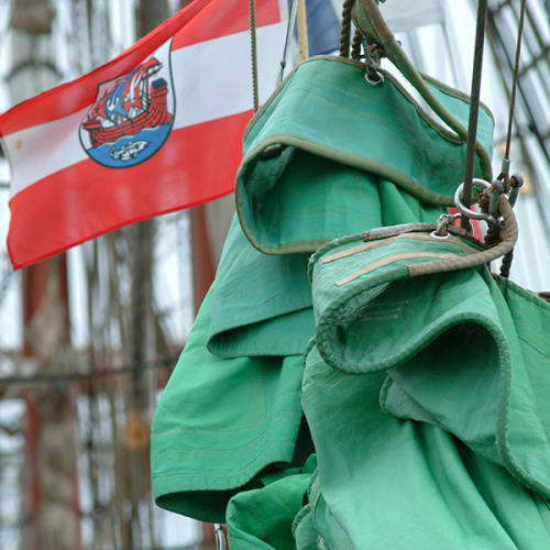 Voiles d'un trois-mâts