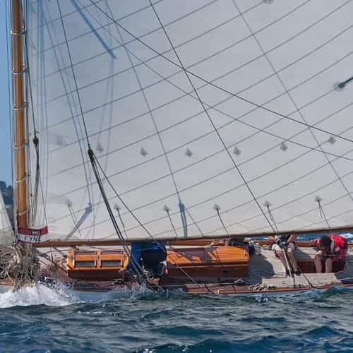 Fyne, superbe voilier de plaisance classique