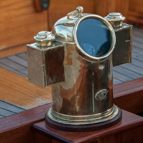Compas maritime