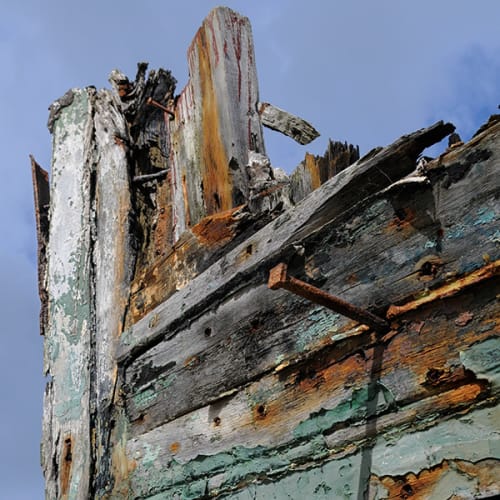 Vieille coque de bateau
