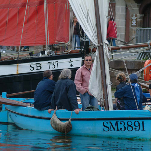 La chippe Maria (de Saint-Suliac) et la Pauline (de Dahouët) rassemblées dans le port de Dinan