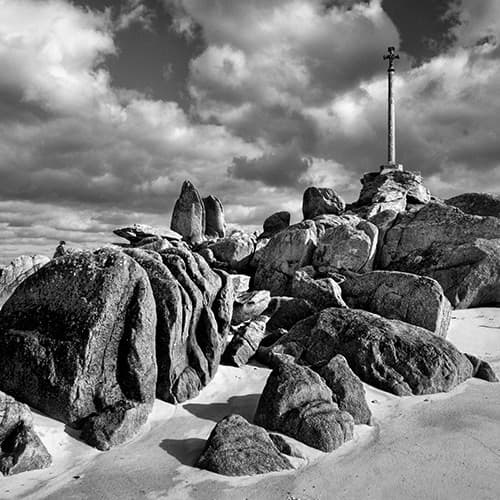 Calvaire au bord de la mer