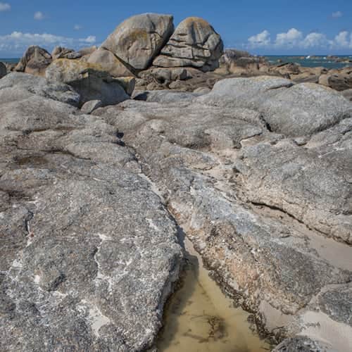 Rochers en bord de mer