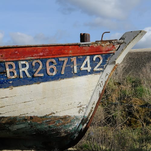 Vieille coque de bateau
