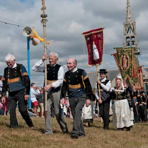 Départ de la procession sur les dunes