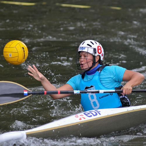 Joueuse de kayak-polo